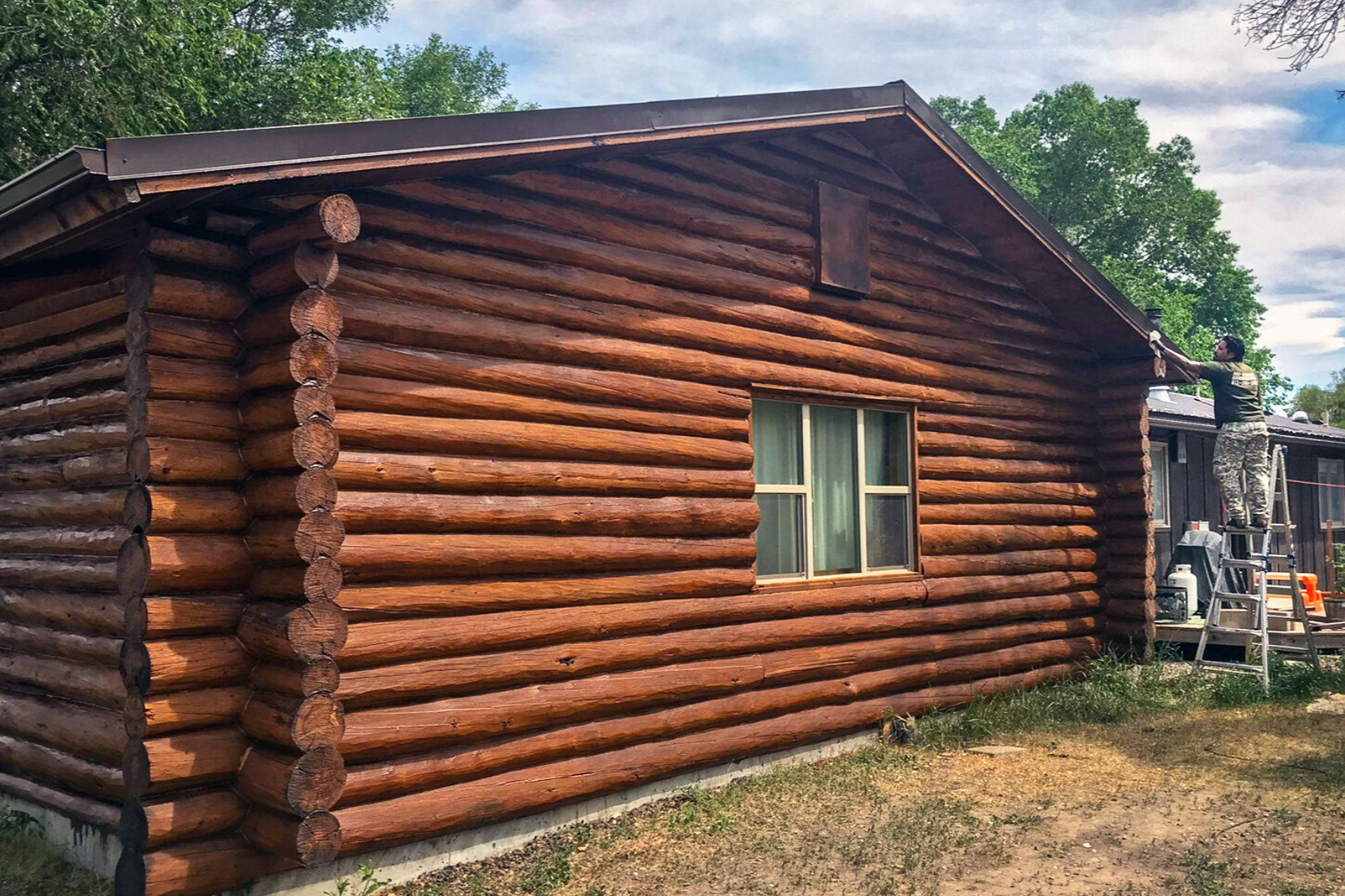 log-home-restoration-after2 log-home-restoration-after2